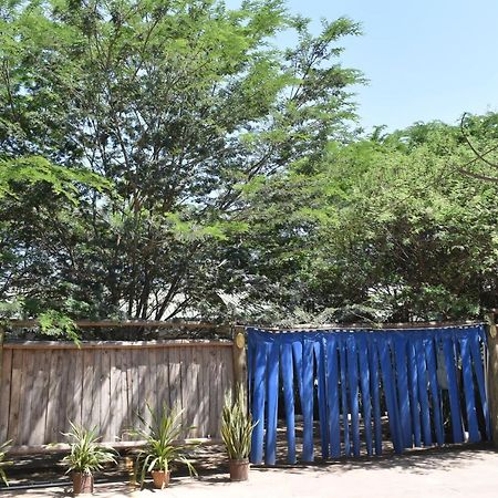 Rainbow Executive Lodge Boma la Ngombe Kültér fotó