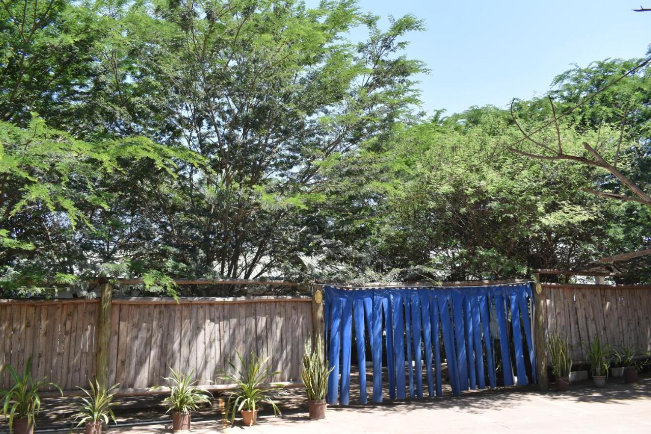 Rainbow Executive Lodge Boma la Ngombe Kültér fotó