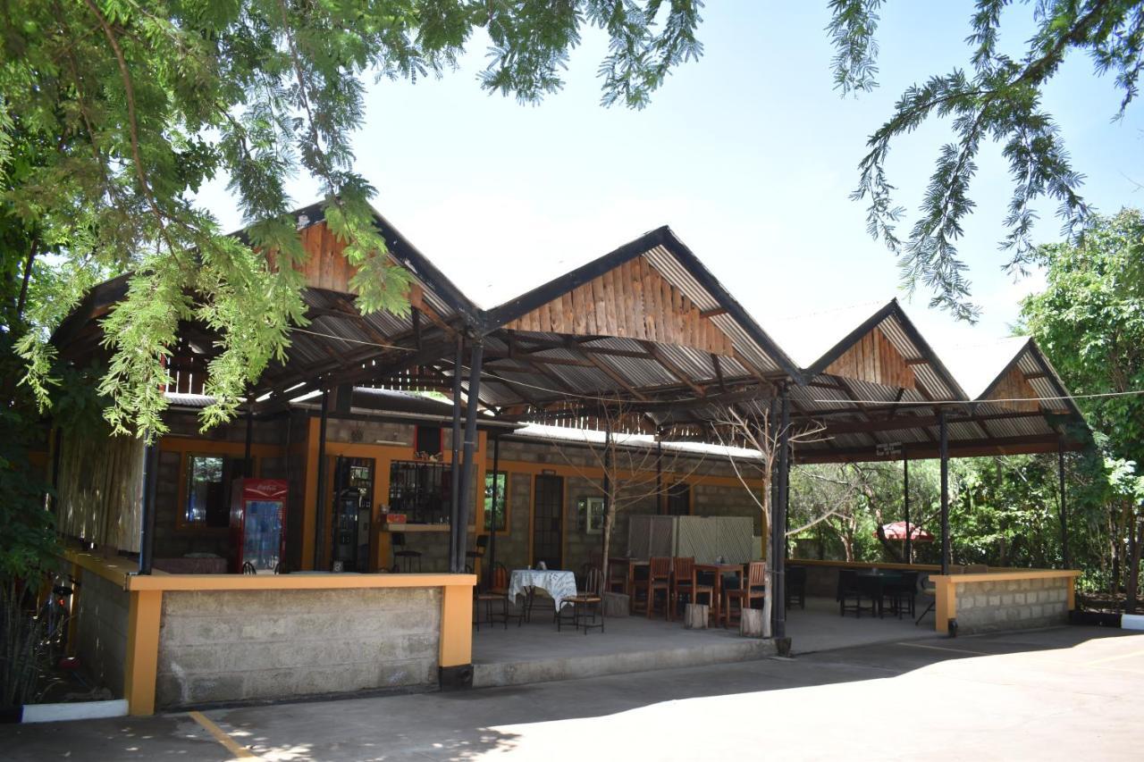 Rainbow Executive Lodge Boma la Ngombe Kültér fotó
