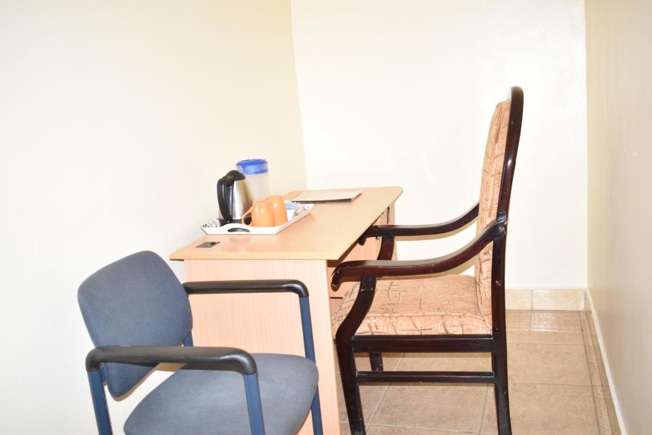 Rainbow Executive Lodge Boma la Ngombe Kültér fotó