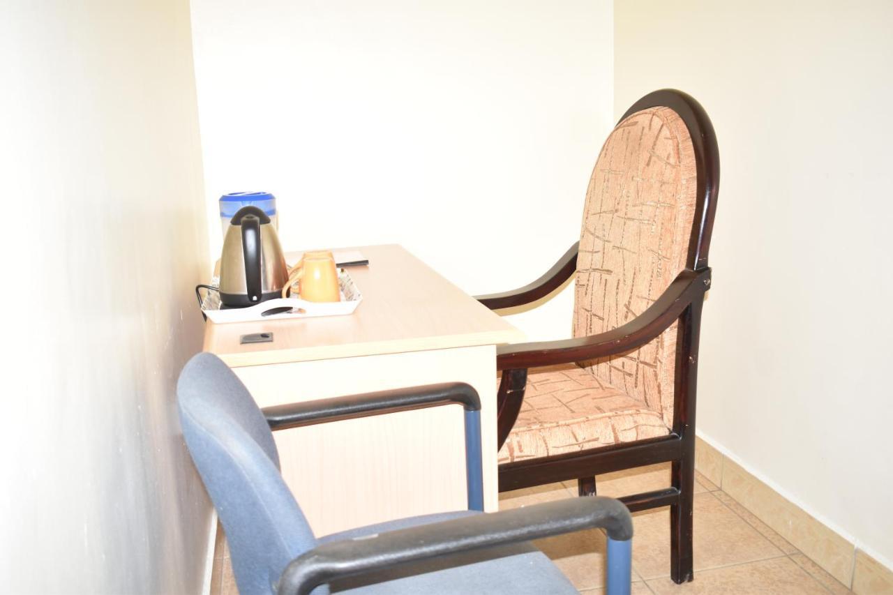 Rainbow Executive Lodge Boma la Ngombe Kültér fotó
