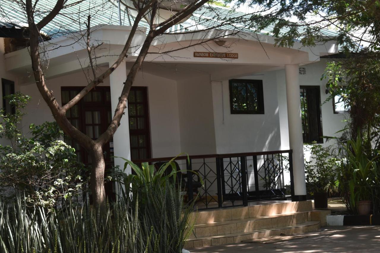 Rainbow Executive Lodge Boma la Ngombe Kültér fotó