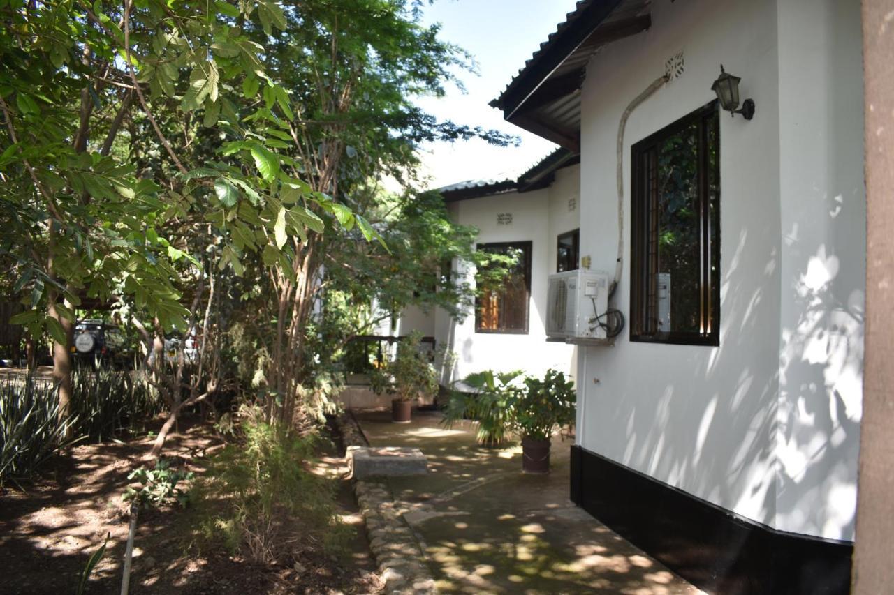 Rainbow Executive Lodge Boma la Ngombe Kültér fotó